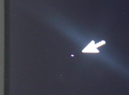 电脑显示屏上多了很多线条怎么办_360问答