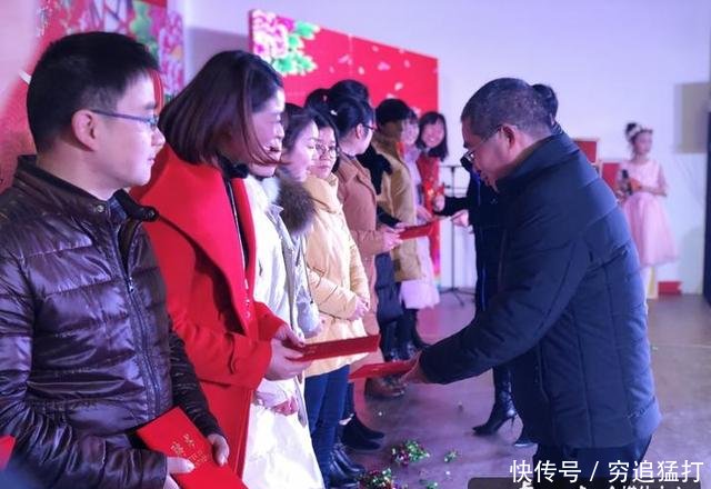 小越小学中心情趣展演艺术节举行v小学街道很少奇特见內衣的图片