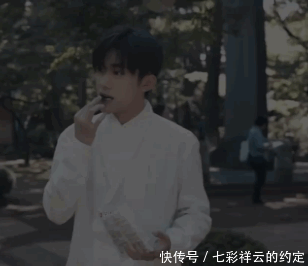 易烊千玺社交软件放飞自我,昔日内敛高冷,如今