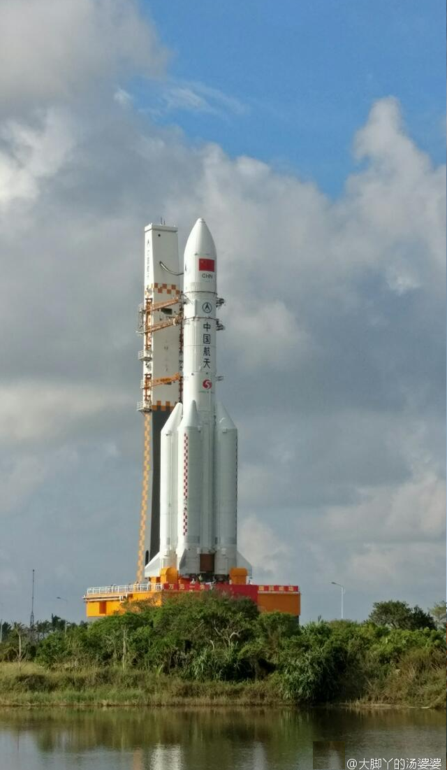 中国首枚重型火箭正为首飞做准备
