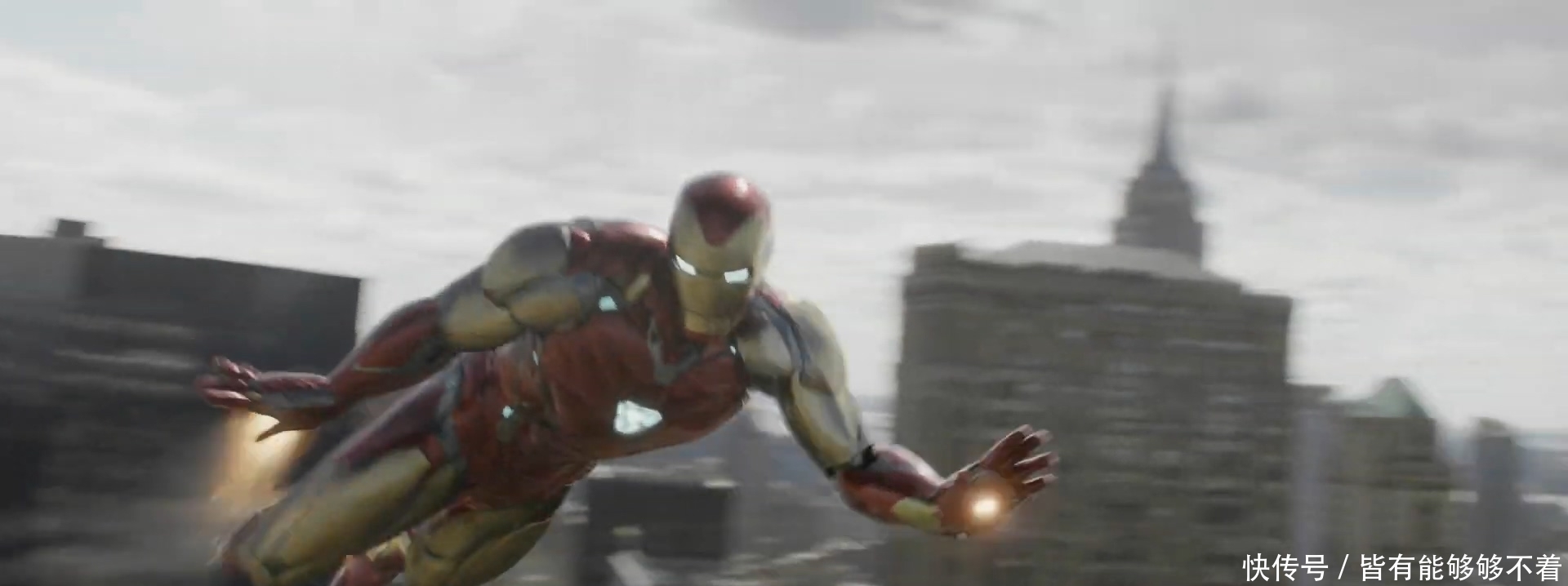 《复仇者联盟4》全新预告 三巨头终齐聚硬扛灭