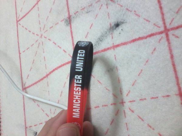 这个篮球手环好看吗?带着打篮球酷吗?显眼吗