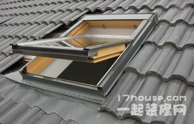 复式楼坡屋顶天窗该如何开_360问答
