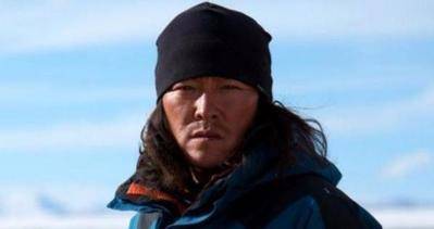 史上最穷的剧组：导演当男主，女主零片酬，上映之后成经典！