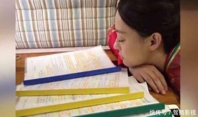 每天为认真拍戏只睡4个小时, 结果被胡歌一张