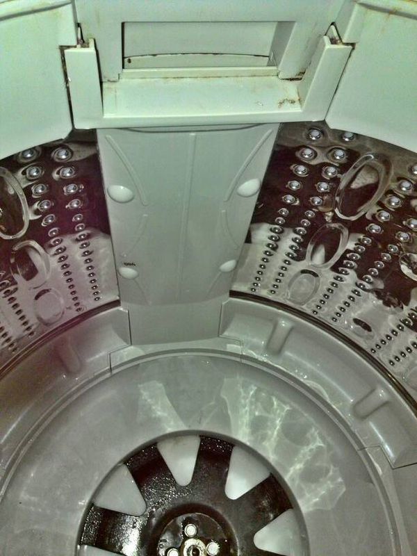 怎么拆卸吉德洗衣机内桶旁边的塑料暗扣和取下