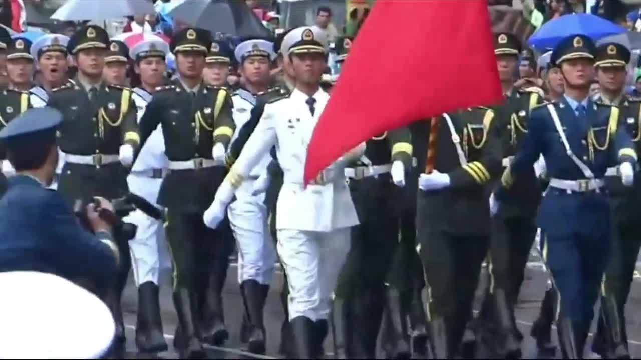 墨西哥阅兵解放军展军威!听听解放军路过时老外的叫声