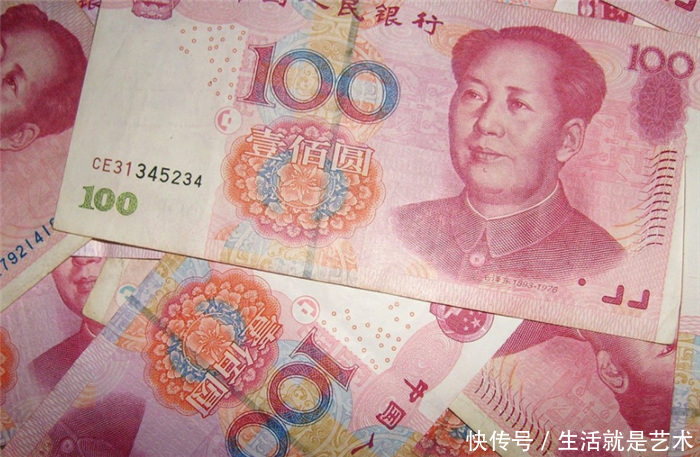 毁容后，男友待我如初，婚后无意看到他的手机短信后，我如堕冰窖