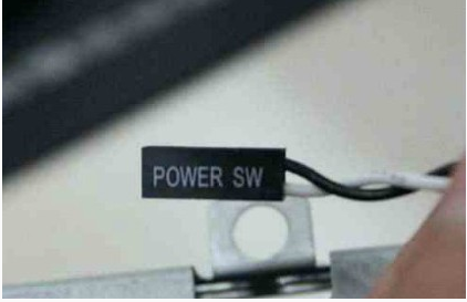 电脑开机线插在主板什么位置_360问答