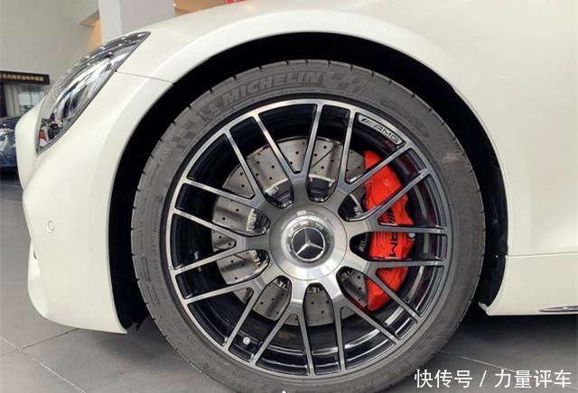 奔驰又发力了!配4.0T破百3.7秒,售197.8万,兰博基尼都甘拜下风