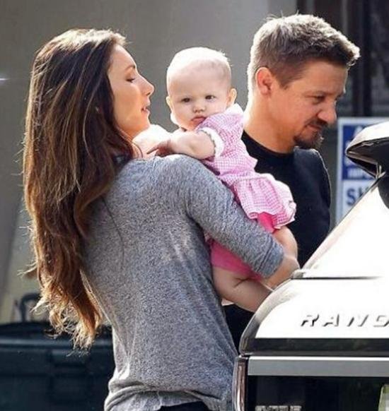 漫威男神的现实老婆,钢铁侠甜齁,美国队长钻石