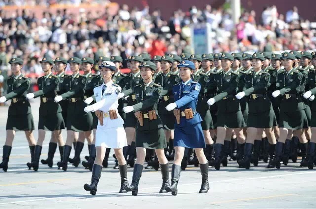 不爱红妆爱武装:全球巾帼大检阅