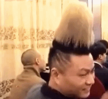 大哥, 就因为媳妇偷吃了鸡腿, 你就罚她跪在大街上, 真不值得啊!