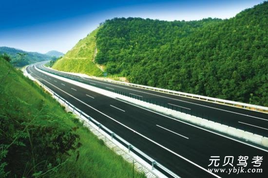 几年驾龄可以上高速公路 上高速需要注意什么