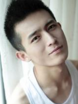 14岁男生留什么发型比较好看。希望有图片!谢