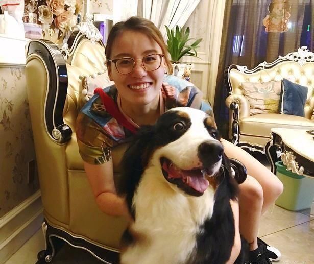 傅园慧父母一心照顾女儿,22岁安抚毛巾不离身