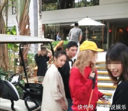 王思聪携新女伴现身三亚 清纯长相引网友猜疑