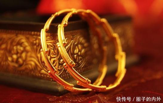 第一次去男友家,给婆婆买金手镯,吃完饭我要回