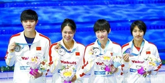 为什么中国游泳队女运动员一眼望去是飞机场