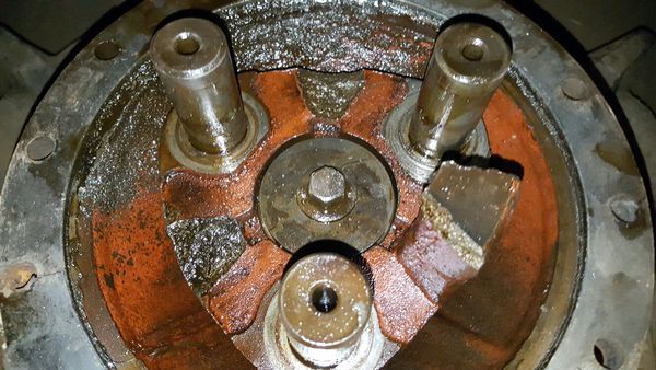 这个是什么 黄海金马554后轮里面的_360问答