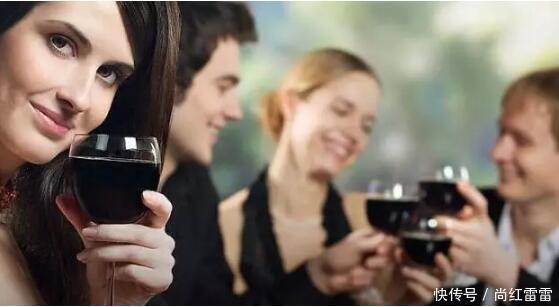 快手、抖音威胁下,美图秀秀转型影像社交的新