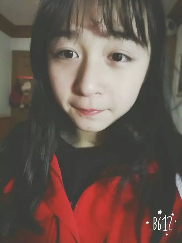 我是桃花碰一下就受伤了今天捶了一下墙手就招风水卧室女生女生图片