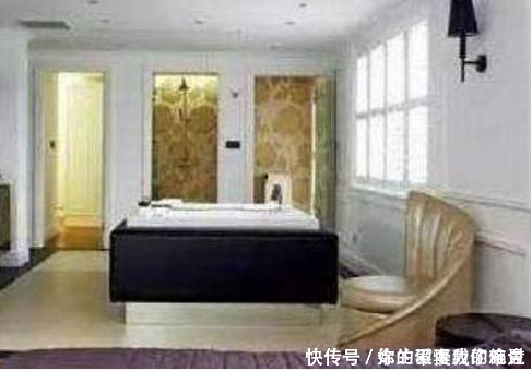 演员陆毅在上海的房子,小区门口真寒酸,但内部