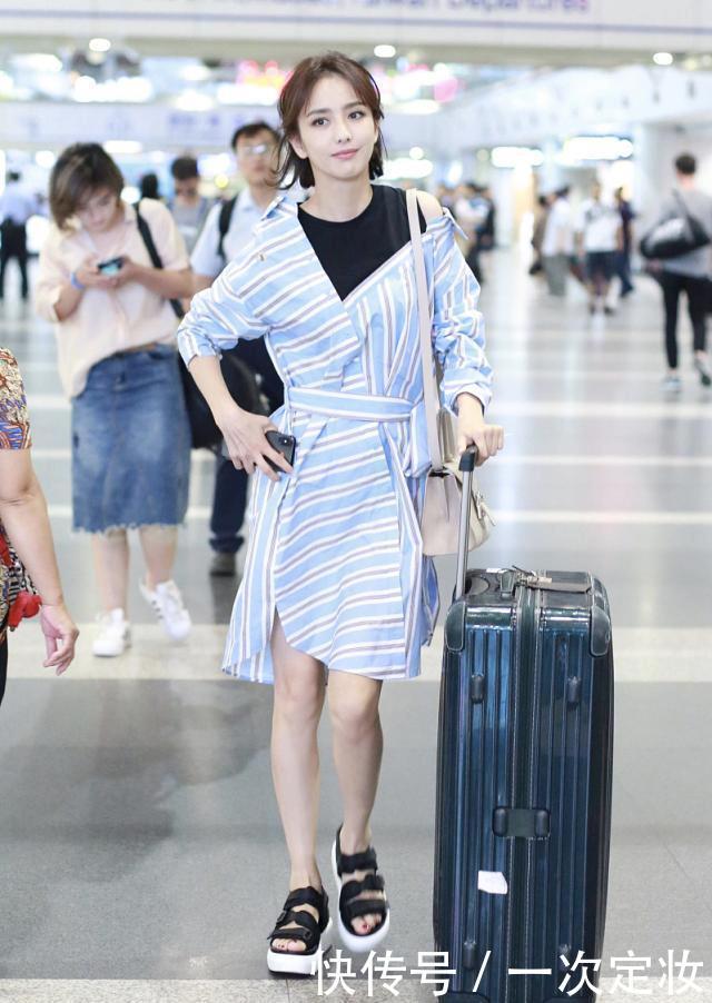 今年夏天女星们都爱穿这样的凉鞋,舒适又有潮范 澳门百家乐博彩