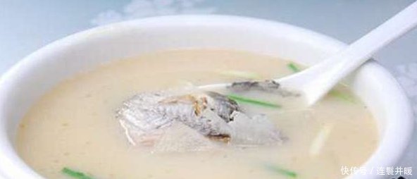 水鱼汤的口感特点 t015d822d8a5b7727d2.jpg