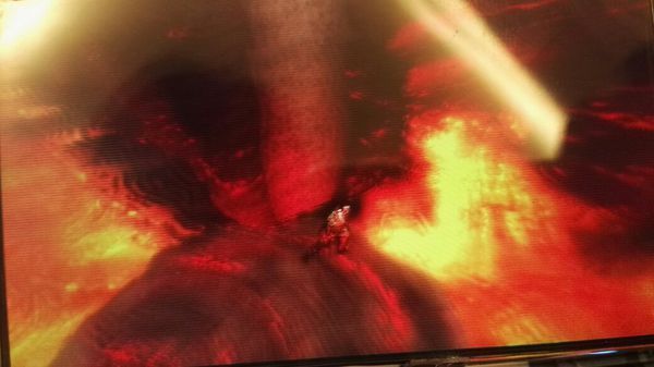 谁知道PSP战神这个地方要爬墙怎么抓住墙?_