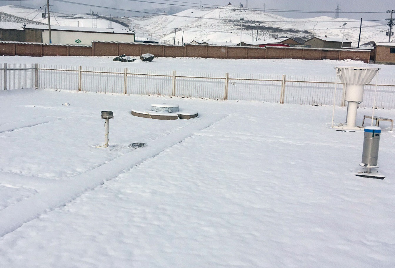 我省各地现降雨雪天气 祁连大雪影响道路交通
