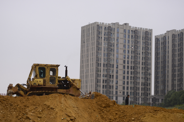 多城土地调控加码成\"潮\" 开发商如何突破高压周期?