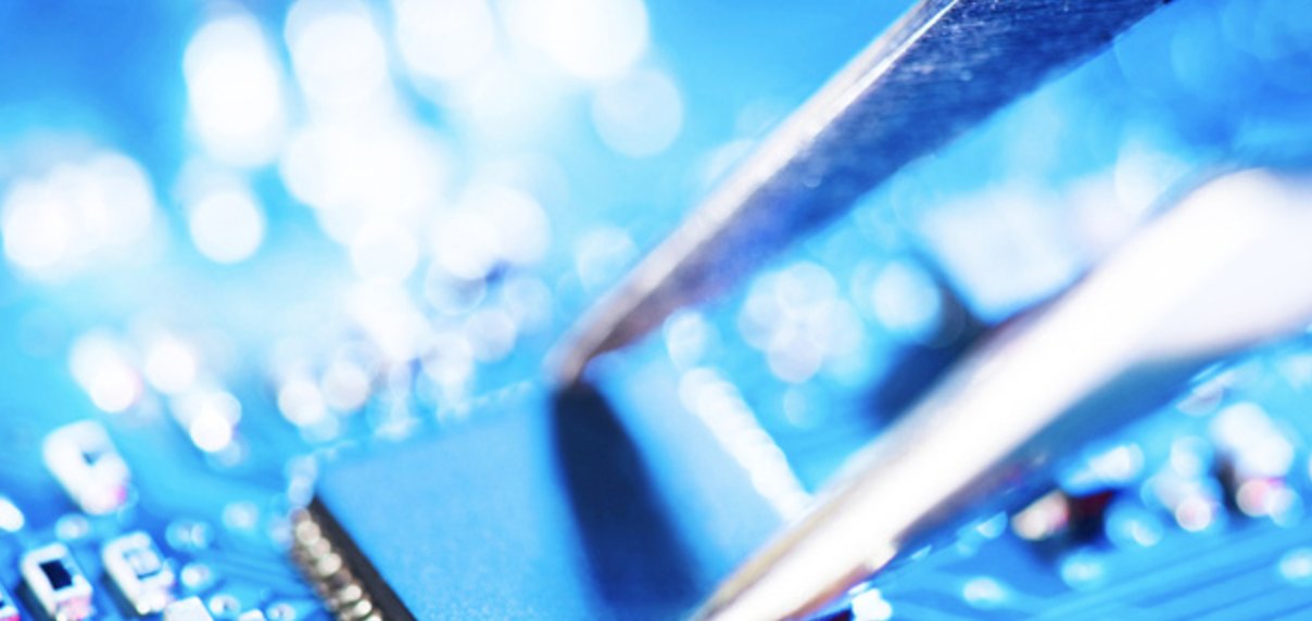 中国实力突围美国芯片封锁,5000道工序炼制中