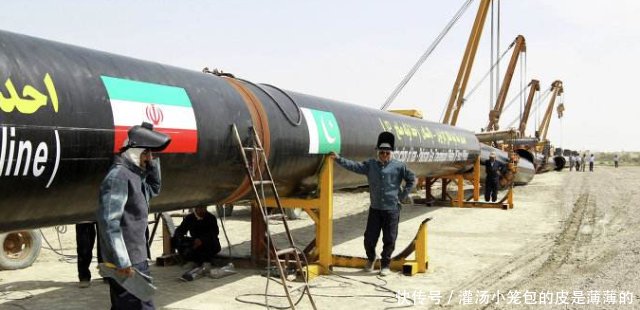 美伊紧张时刻!东方大国发射一枚核导弹,美国航