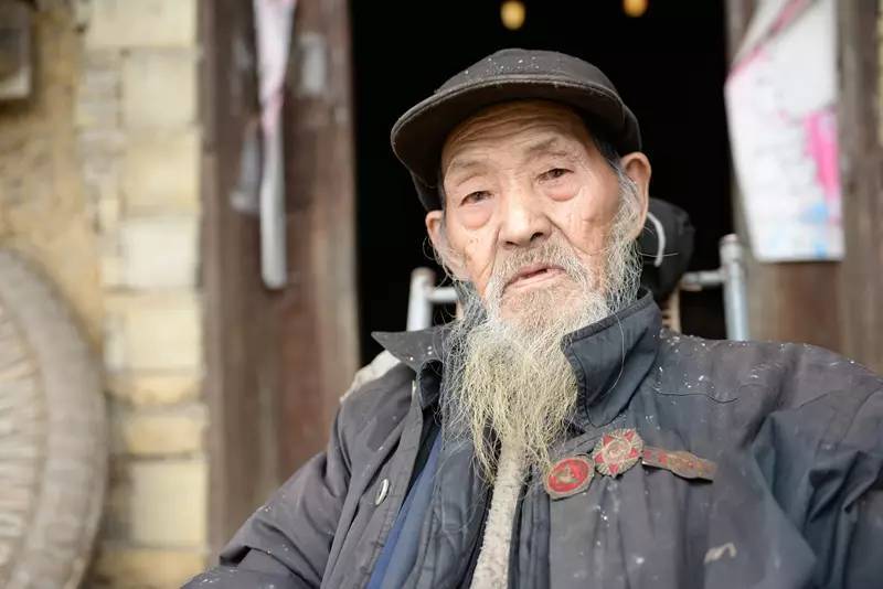 邱少云的战友陈大权“隐居”桐梓木瓜新坝村(转载) - 云月 - 云月的博客 邱少云的战友陈大权“隐居”桐梓木瓜新坝村(转载) - 云月 - 云月的博客