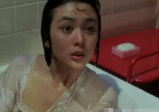关之琳最为经典的电影剧照,浴室内的这一段,让