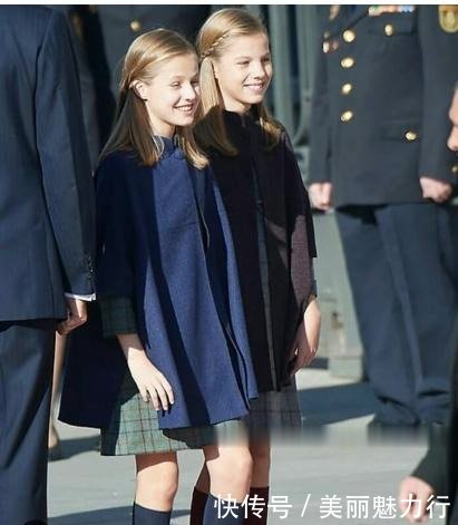 西班牙两位小公主,寒天出席庆典,格子裙简洁也