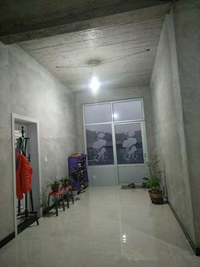 公婆准备的婚房,看完后悔哭了,跟毛坯房没两样!