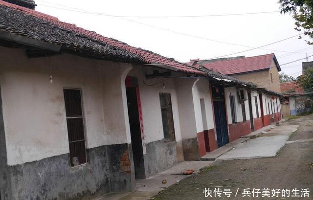 婆婆:离婚可以,净身出户!我:拆迁分的房子不要,自己买的必须