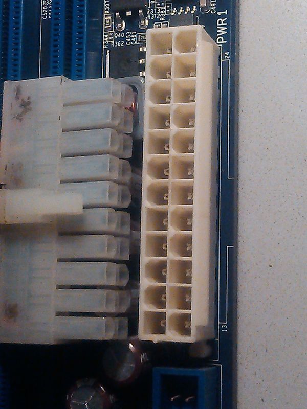 电源接口是20针的主板更换成24针的主板后怎