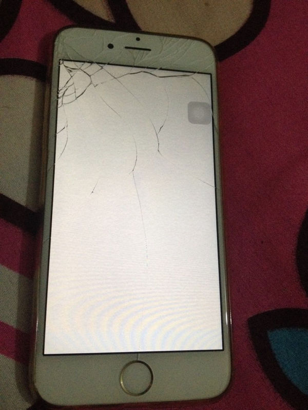 iphone6屏幕摔碎了,有谁知道换屏多少钱吗?现