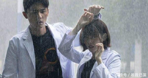 一直以来,跟精神病院有关的题材都很火,这部剧