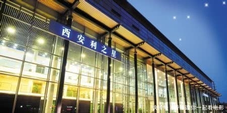 哭诉维权7天后和解 奔驰女车主:感情上没人能