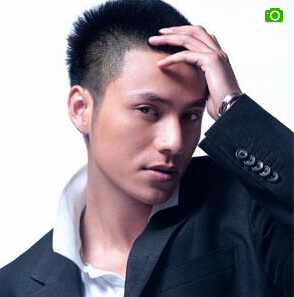 额头两边没头发剪什么发型_360问答