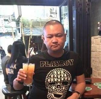 快手上最没排面的3大土豪: 2个认网红当老大, 