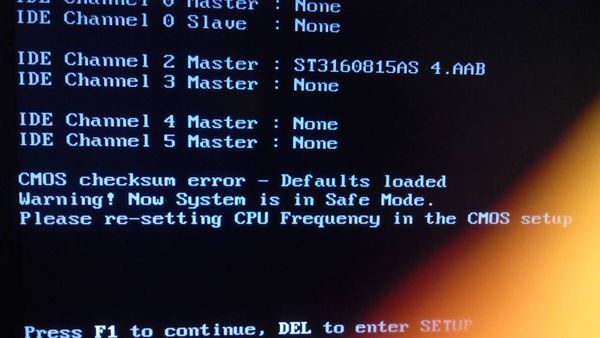 开机出现CMOS checksum error-Defaults loade