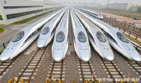 中国高铁行驶一小时,得耗费多少度电?说出来你