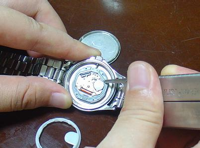 手表电池没了 怎么查看手表用什么型号电池?_