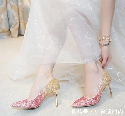 婚纱可以配红色鞋子吗_红色婚纱图片(3)