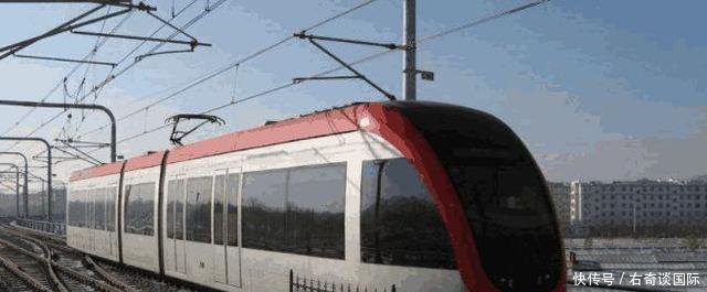 中国帮助非洲修建轻轨列车,缓解当地交通压力